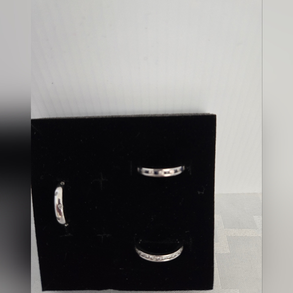 3- Rings - Picture 5 of 10